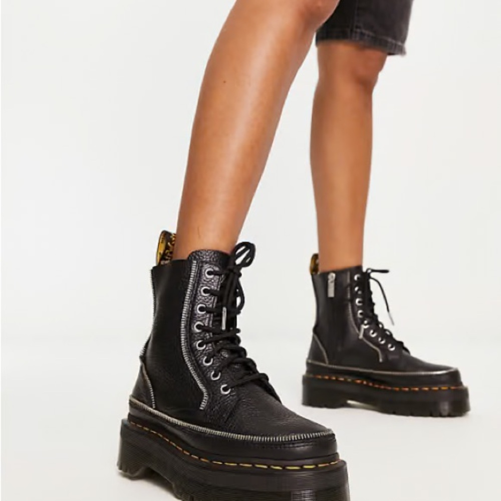 Dr. Martens Jadon Zip US7 EU 38 Brand New